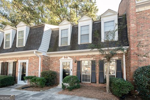 13 Queen Anne Pl Nw, Atlanta, GA, 30318-1438 | Card Image