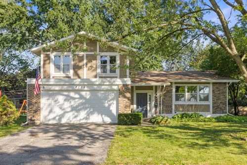 8119 Leawood Ln, Woodridge, IL, 60517-4125 | Card Image