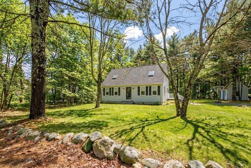 25 King St, Norfolk, MA, 02056-1714 | Card Image