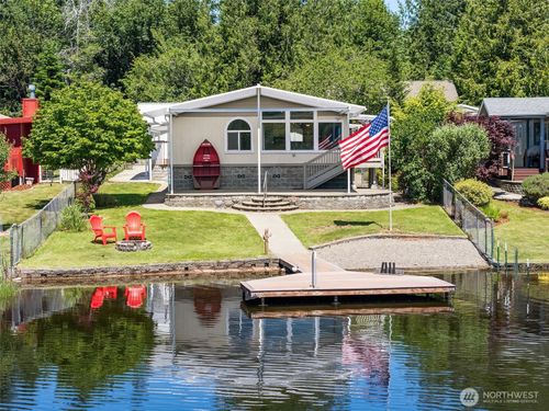 70 Se Crescent Dr, Shelton, WA, 98584-9211 | Card Image