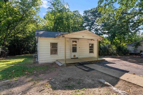 320 Cooper St, Hot Springs, AR, 71913-3243 | Card Image