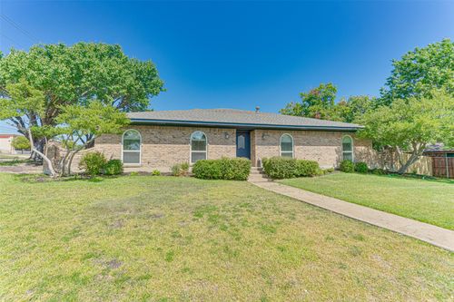1301 Iroquois Dr, Garland, TX, 75043-1632 | Card Image