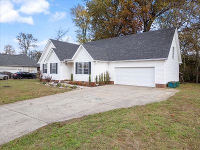 1997 Stoney Meadow Dr, House other with 3 bedrooms, 2 bathrooms and 5 parking in Murfreesboro TN | Image 2