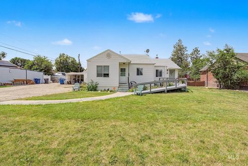 709 9th St S, Nampa, ID, 83651-4574 | Card Image