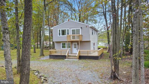 15 Sherman Dr, Tobyhanna, PA, 18466-3941 | Card Image