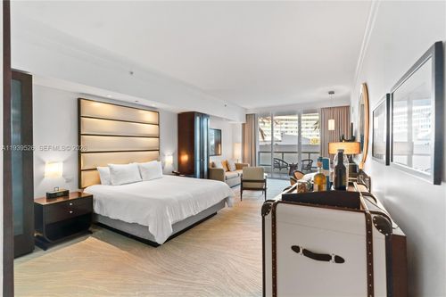 303-4391 Collins Ave, Miami Beach, FL, 33140-3212 | Card Image