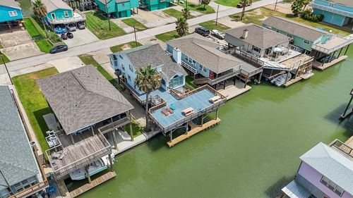 313 Schooner Dr, Freeport, TX, 77541-9496 | Card Image