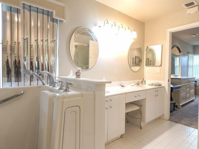 7087 Summer Tree Dr, Home with 2 bedrooms, 2 bathrooms and null parking in Boynton Beach FL | Image 17