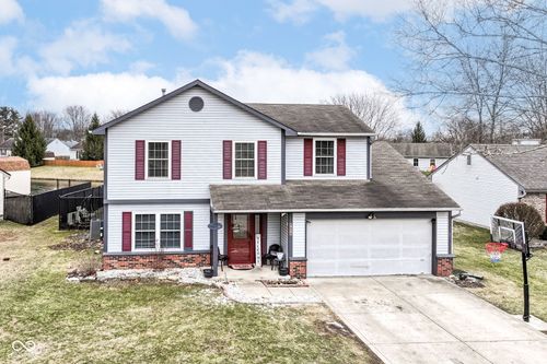 915 Congressional Way, Shelbyville, IN, 46176-8815 | Card Image