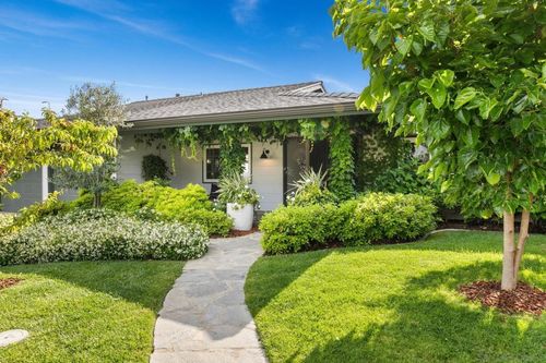 8590 Cliffridge Ave, La Jolla, CA, 92037 | Card Image