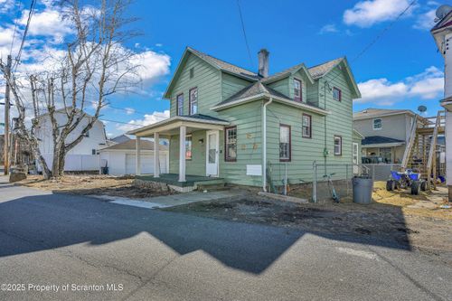 319 Union St, Peckville, PA, 18452-1911 | Card Image