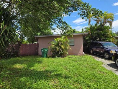 19521 Nw 1st Ct, House other with 4 bedrooms, 2 bathrooms and null parking in Miami FL | Image 1