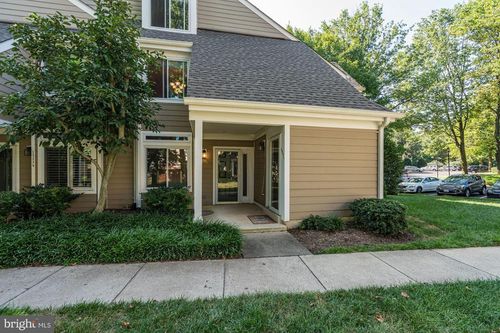 511-12232 Fort Buffalo Cir, FAIRFAX, VA, 22033-2832 | Card Image
