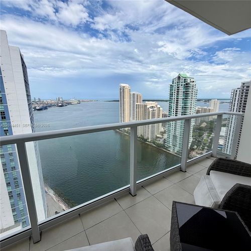 t-3212-300 S Biscayne Blvd, Miami, FL, 33131-5378 | Card Image