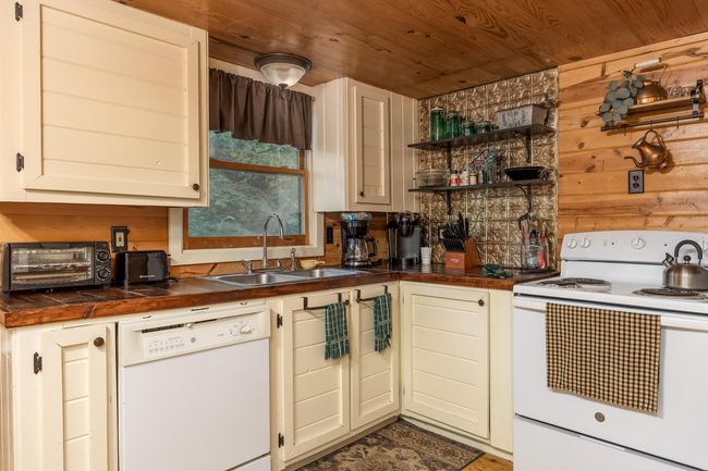 884 Ducks Nest Rd, House other with 1 bedrooms, 1 bathrooms and null parking in Turtletown TN | Image 5