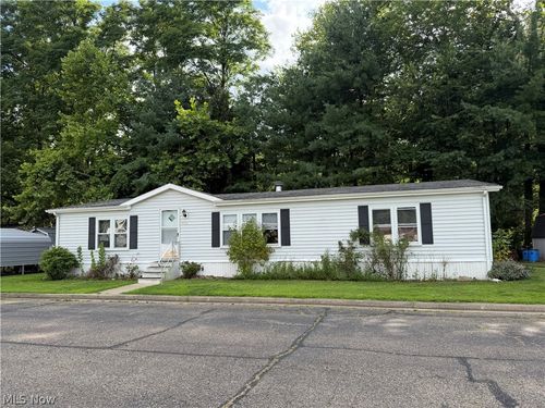408 Compass Cir Se, New Philadelphia, OH, 44663-3167 | Card Image