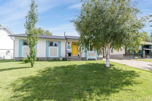 49 Sylvan Drive, Sylvan Lake, AB, T4S1J6 | Card Image