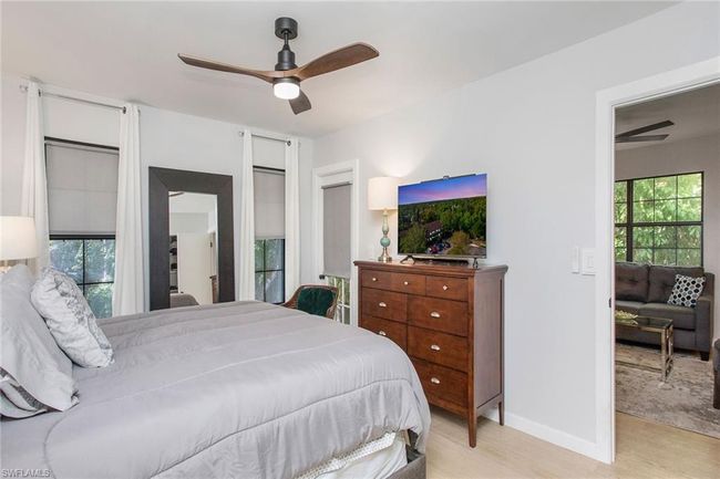 L201 - 5238 Treetops Dr, Condo with 2 bedrooms, 2 bathrooms and null parking in NAPLES FL | Image 16