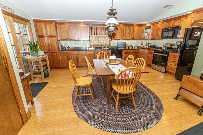 570 Atkins St, House other with 4 bedrooms, 2 bathrooms and null parking in Middletown CT | Image 14