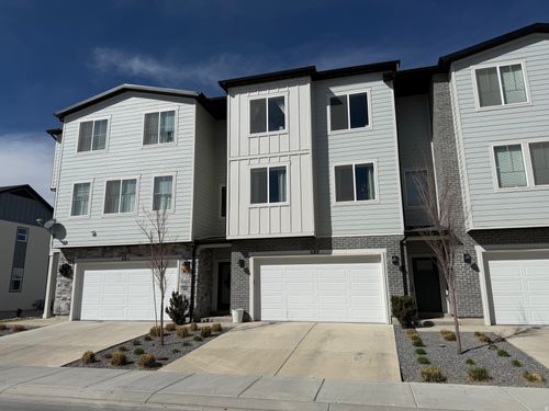 689 E Ryegrass Dr, Eagle Mountain, UT, 84005-5477 | Card Image