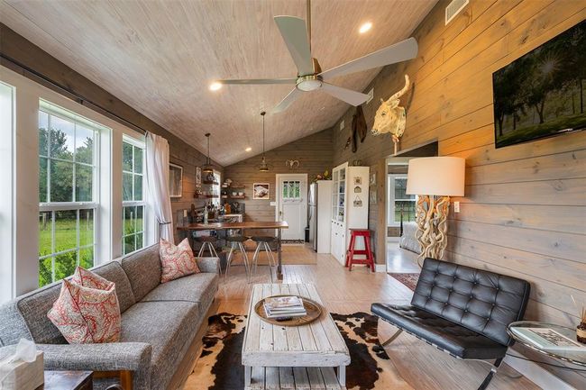 3643 Noak Rd, Home with 6 bedrooms, 4 bathrooms and null parking in Round Top TX | Image 6