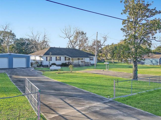 Gated driveways - property is fully fenced! | Image 26