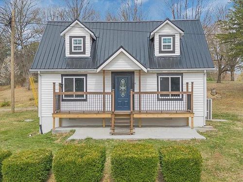 27 Church St, Spencer, TN, 38585-3226 | Card Image