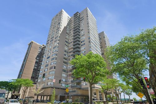 11l-6301 N Sheridan Rd, Chicago, IL, 60660-1776 | Card Image