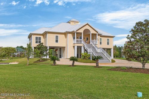 138 Hanakealoha Pl, Diamondhead, MS, 39525-3003 | Card Image