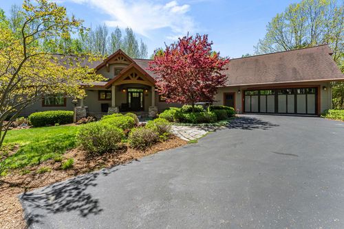 9697 Herkelrath Rd, Onekama, MI, 49675-9622 | Card Image