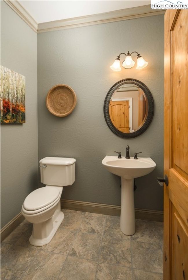 1902 Elk Creek Mountain Pkwy, House other with 4 bedrooms, 5 bathrooms and null parking in Todd NC | Image 27