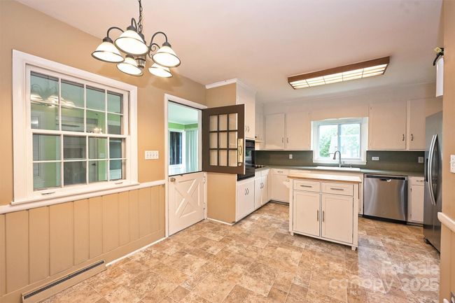 Kitchen w/Dutch Door | Image 12