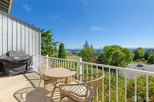 6b-3911 Wetmore Avenue, Everett, WA, 98201 | Card Image