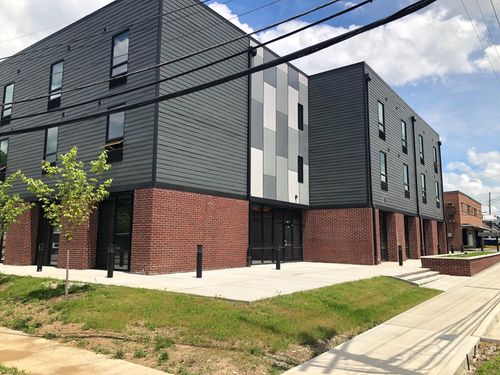 110-1021 N Limestone, Lexington, KY, 40505-3583 | Card Image