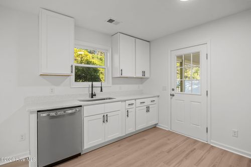 322 Lancaster Rd, Wilmington, NC, 28409-8528 | Card Image