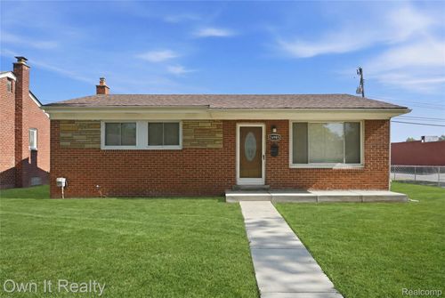 24985 Mabray Ave, Eastpointe, MI, 48021-1401 | Card Image
