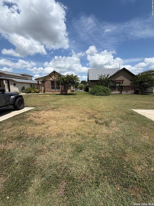 1662 Gruene Vineyard Xing, New Braunfels, TX, 78130-2772 | Card Image
