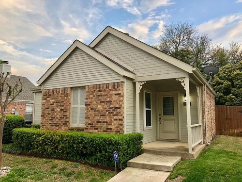 18023 Whispering Gables Ln, Dallas, TX, 75287-6653 | Card Image