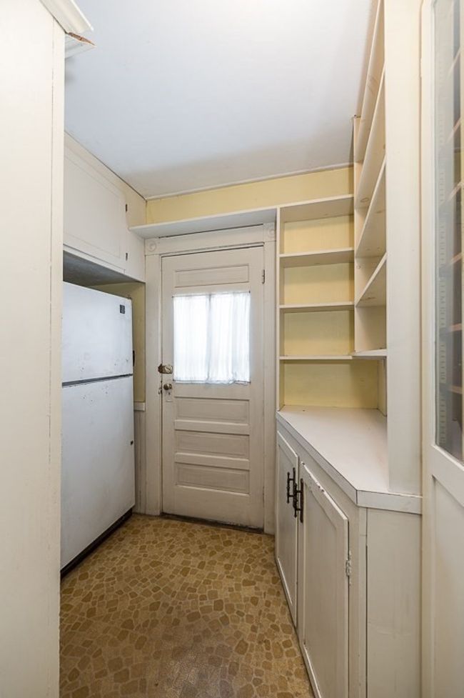 R - 20 Cross St, House other with 4 bedrooms, 2 bathrooms and 5 parking in Beverly MA | Image 12