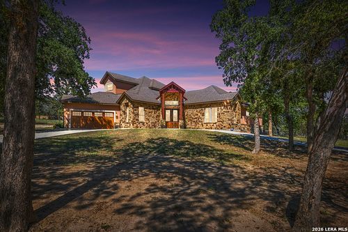 507 Enchanted Oak Dr, La Vernia, TX, 78121-5622 | Card Image