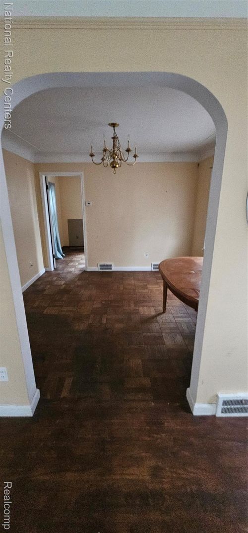 180 Lenox St, Detroit, MI, 48215-3005 | Card Image