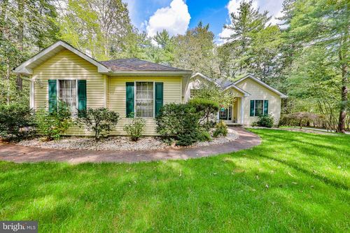 605 Mill Run Dr, Lehighton, PA, 18235-9358 | Card Image