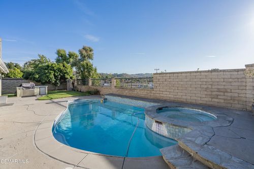 4175 Shady Point Dr, Moorpark, CA, 93021-2873 | Card Image