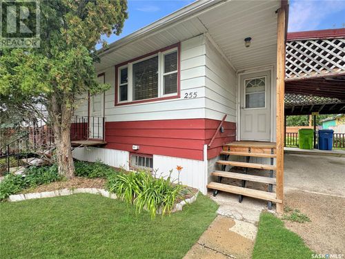 255 Boundary Ave S, Fort Qu'appelle, SK, S0G1S0 | Card Image