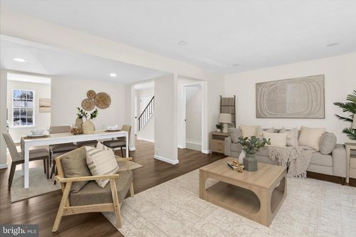 196 Key Pkwy, FREDERICK, MD, 21702-3805 | Card Image