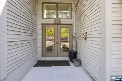 52 Adams Ter, Clifton, NJ, 07013-4047 | Card Image