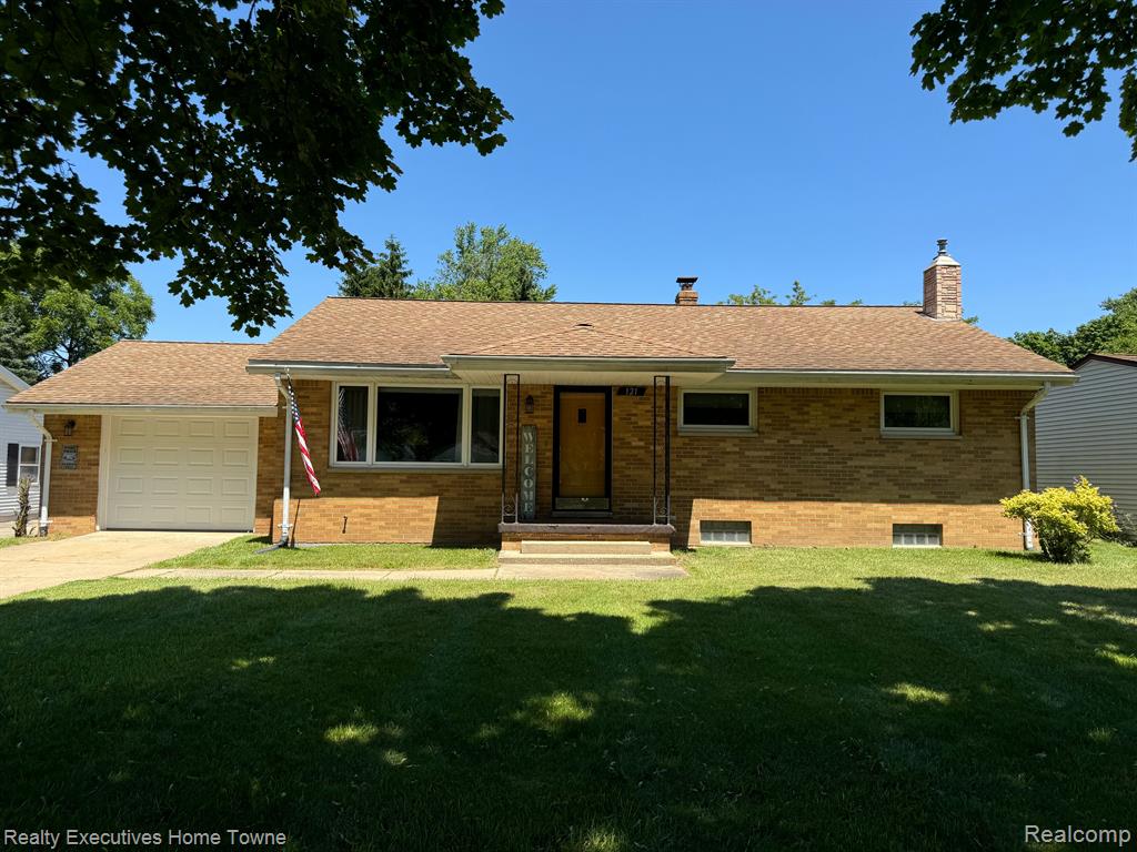 Gaige St, Croswell, MI 48422