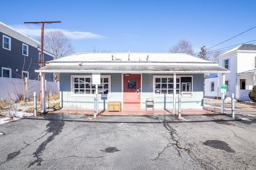 382 Water St, Clinton, MA, 01510-2301 | Card Image