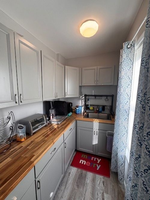 apt-2-286 Glenwood Ave, Pawtucket, RI, 02860-6925 | Card Image