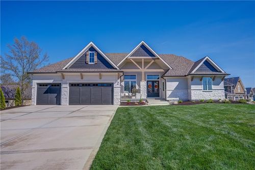 2 Sequoyah Pt, Lake Winnebago, MO, 64034-7823 | Card Image